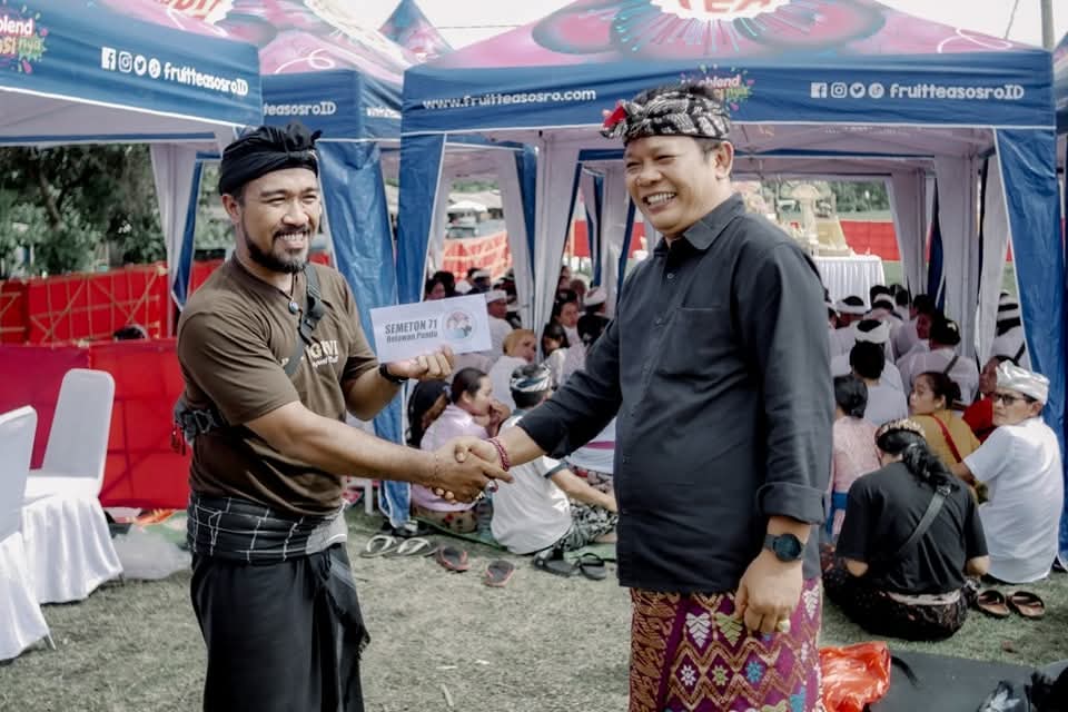 Salah satu kegiatan bakti kita terhadap tanah Bali dan lingkungan bersama bpk kmg Merta jiwa - tim sejiwa dan dukungan dari guru pandu sebagai wakil bupati karangasem serta rekan Bali nguni. Trimakasih