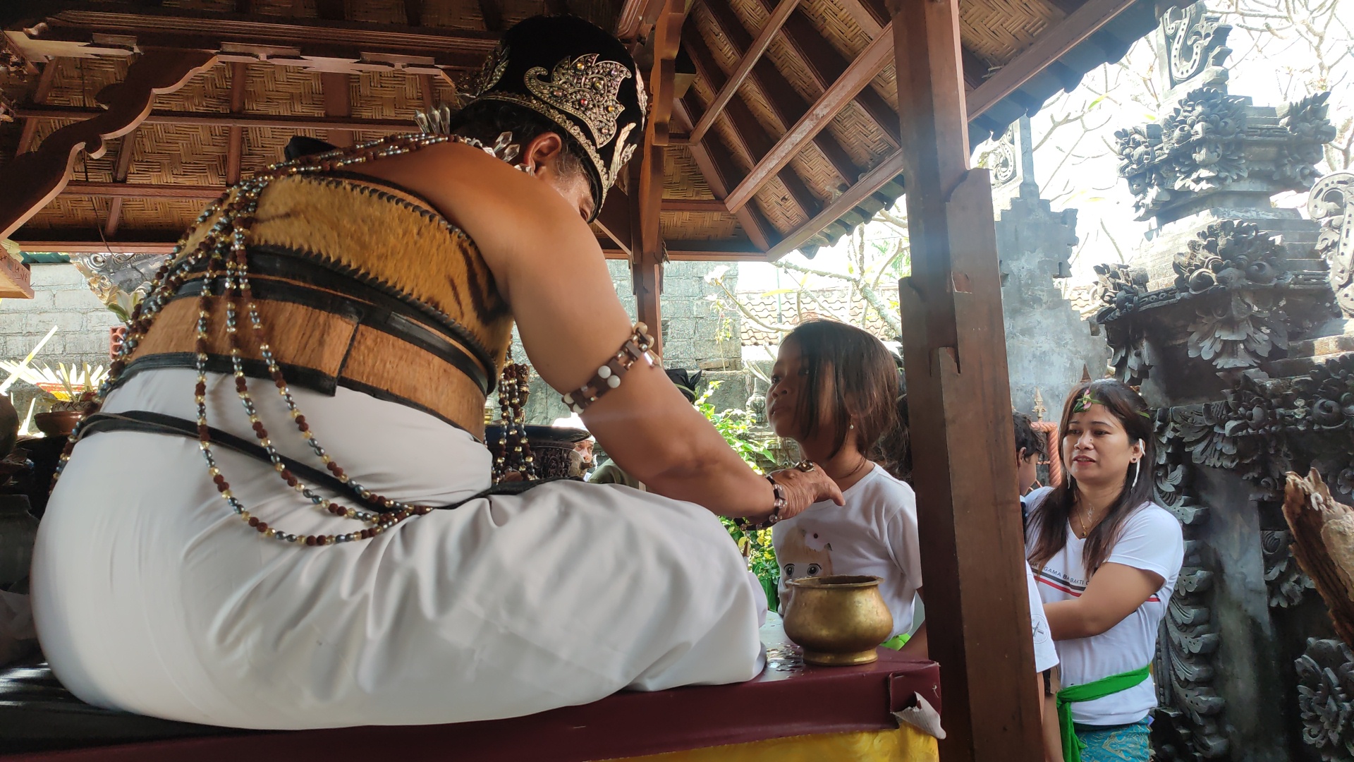 Keproses pebasman dan pembersihan/pewintenan Saraswati bersama  yayasan Aci skar dana